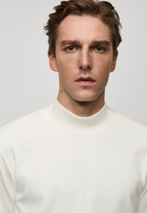 Водолазка Mango Man