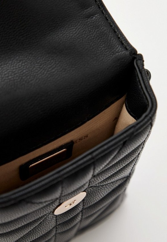 Сумка Guess