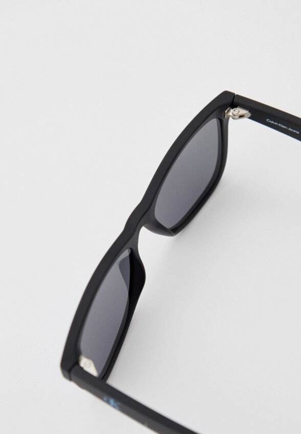 Очки солнцезащитные Calvin Klein Jeans