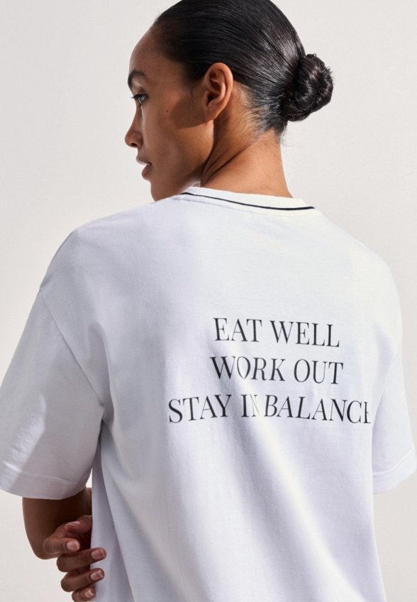 Футболка Zarina