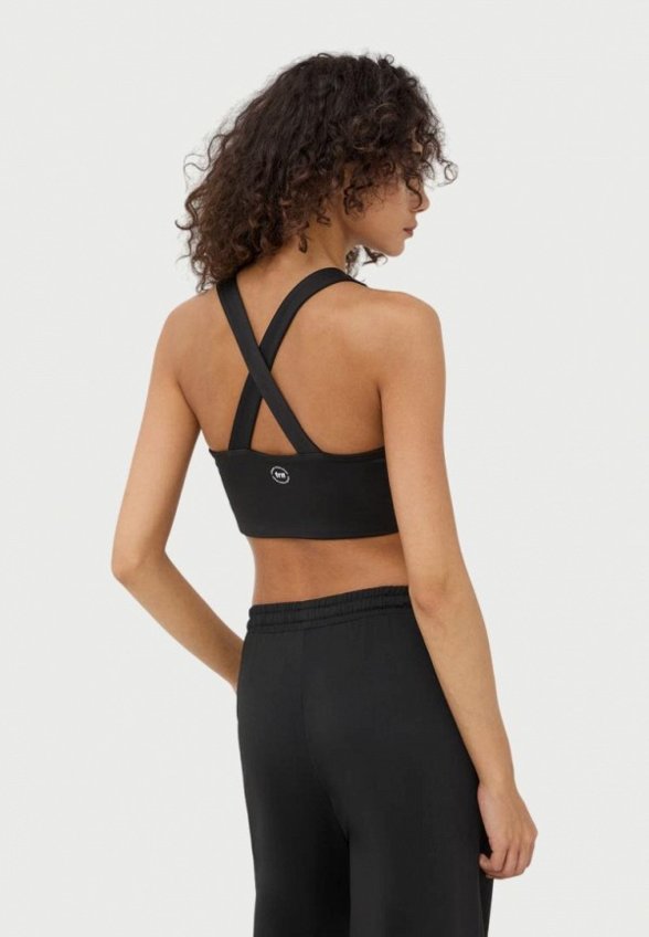 Топ спортивный Terranova