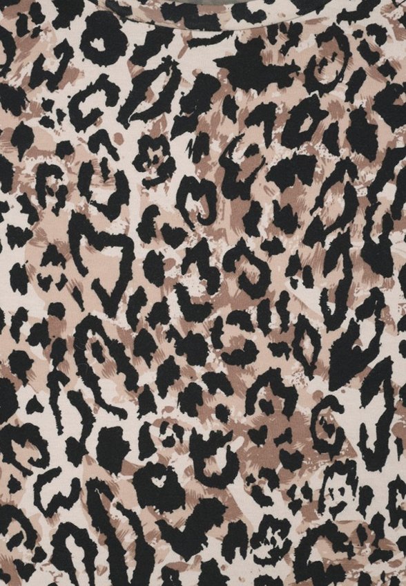 Футболка Апрель