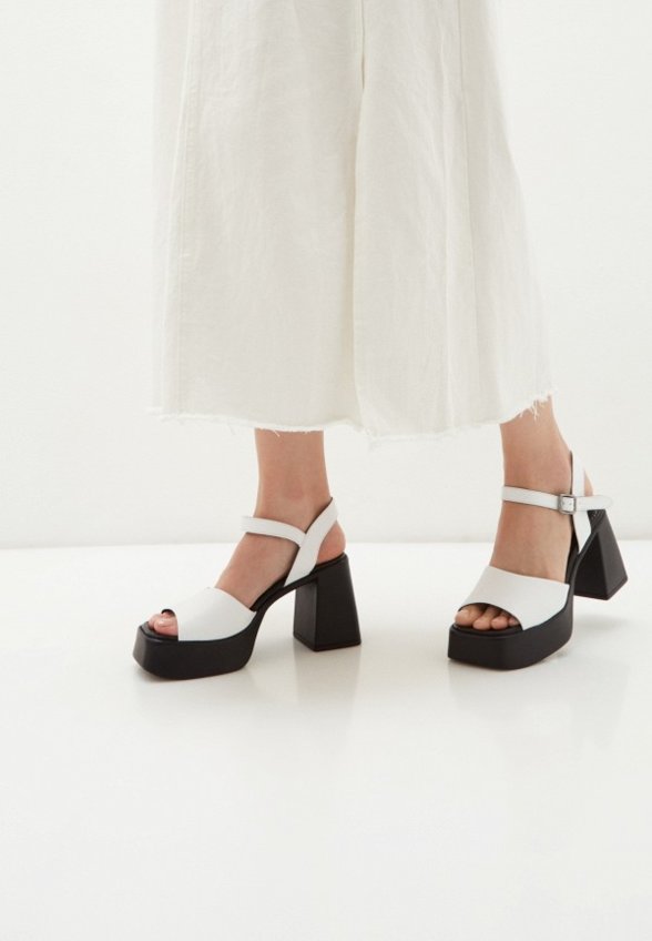 Босоножки Dakkem