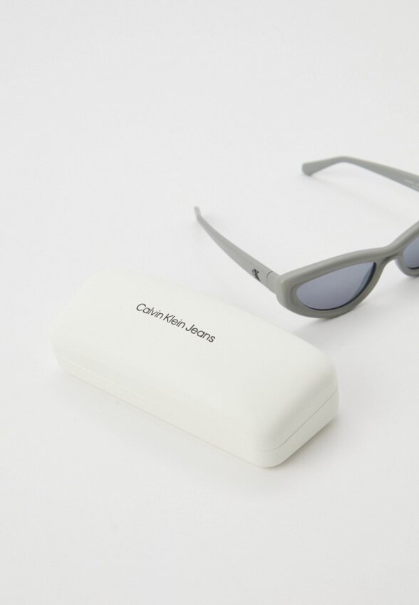 Очки солнцезащитные Calvin Klein Jeans