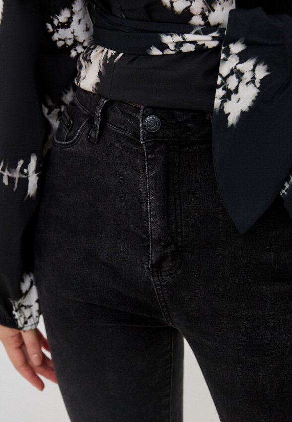 Джинсы Vitacci