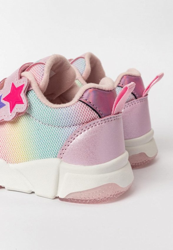 Кроссовки Tikkago