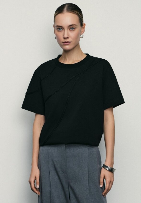 Футболка Zarina