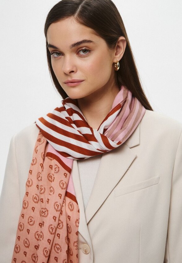 Палантин Pollini