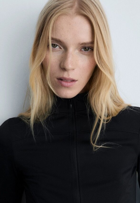 Олимпийка Mango