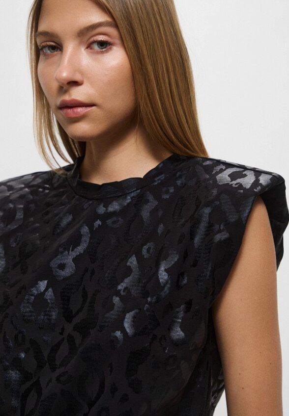 Футболка EA7