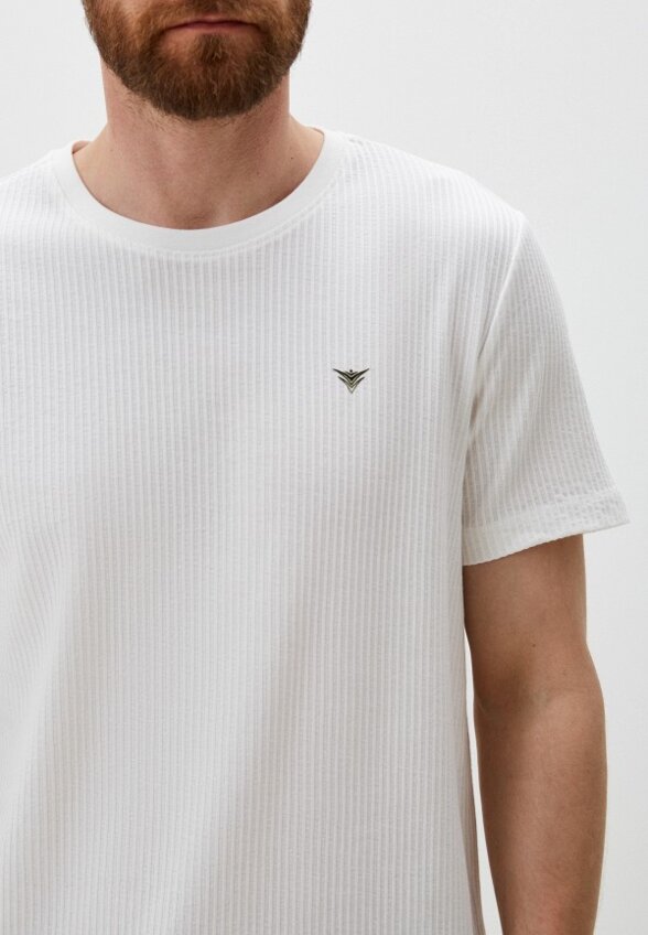 Футболка Colin's