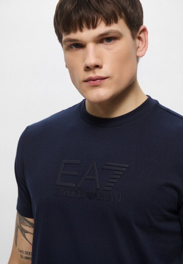 Футболка EA7