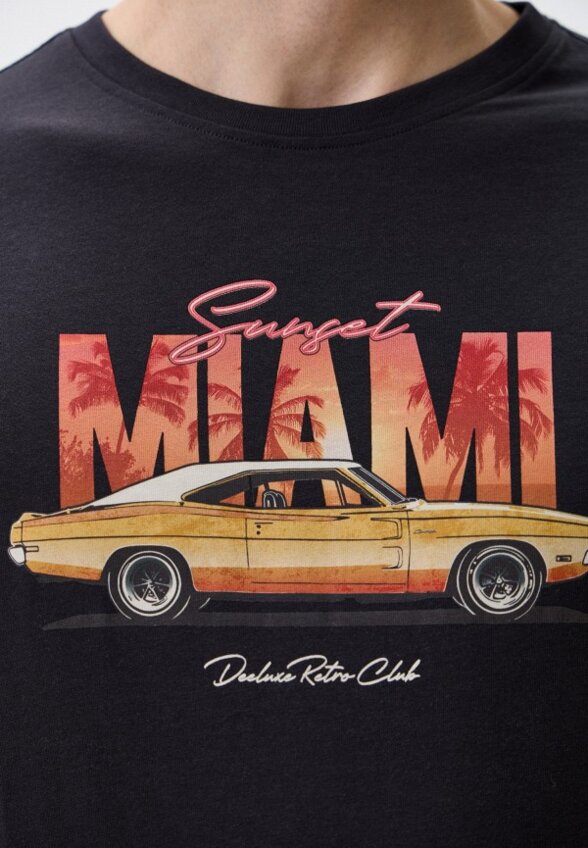 Футболка Deeluxe