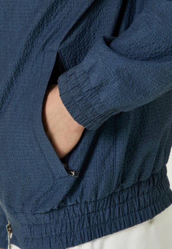 Ветровка Club