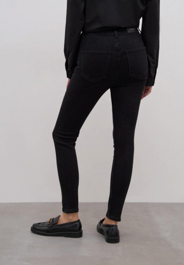 Джинсы Finn Flare