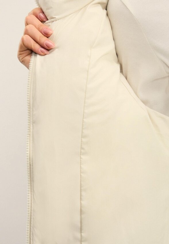 Жилет утепленный Zarina