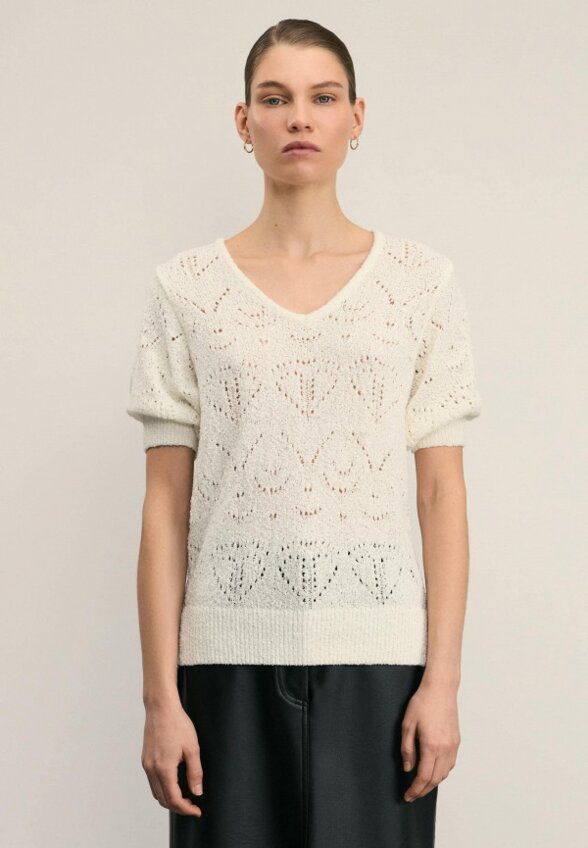 Пуловер Zarina