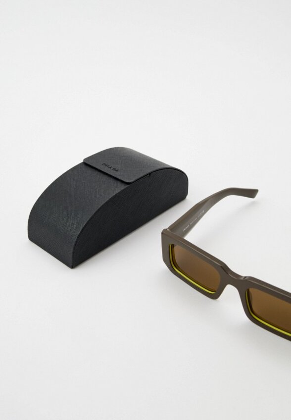 Очки солнцезащитные Prada