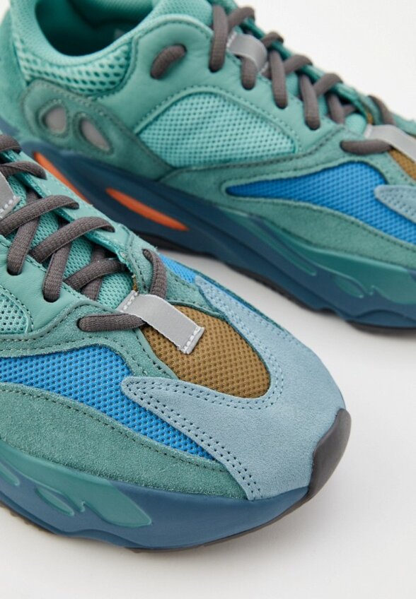 Кроссовки adidas YEEZY