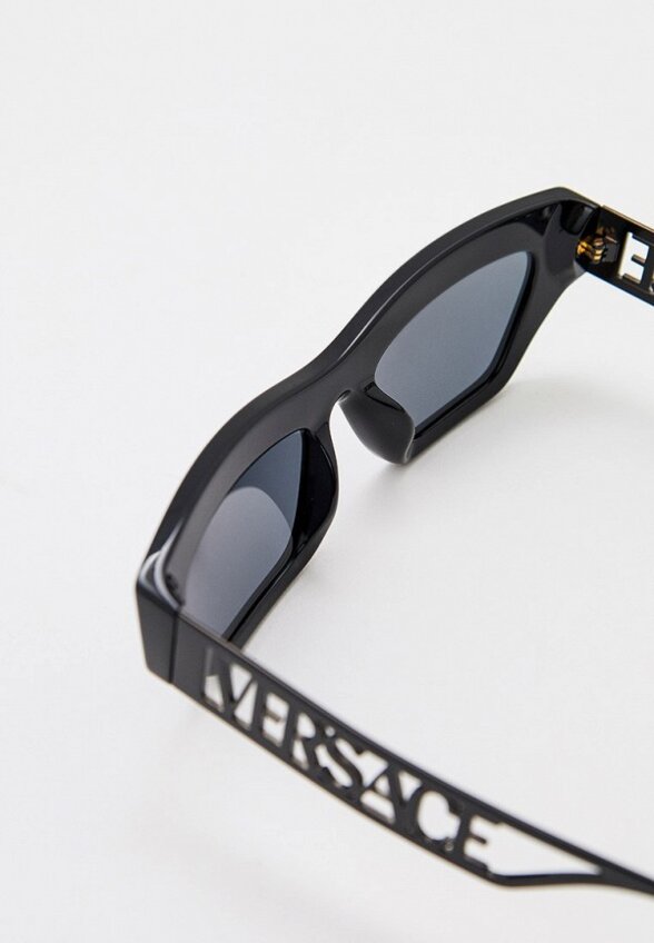 Очки солнцезащитные Versace