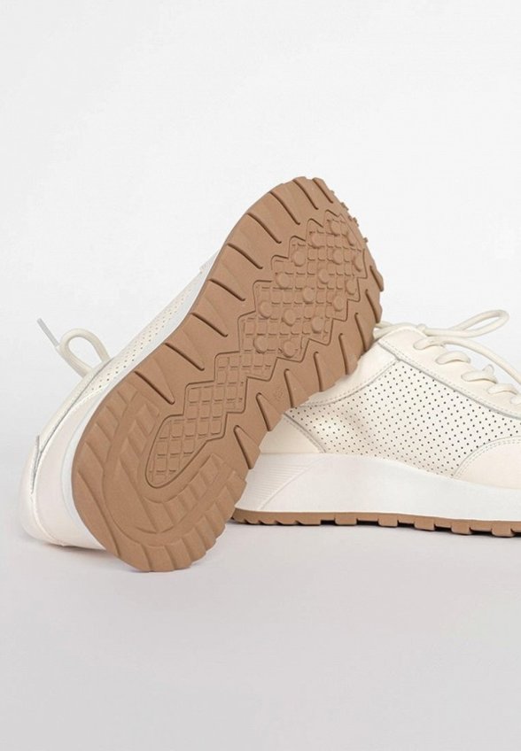 Кроссовки Gut