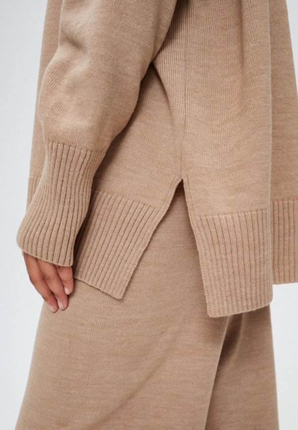 Свитер SashaOstrov