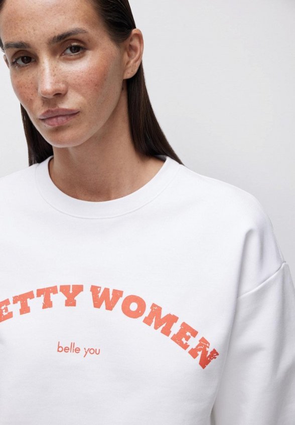 Свитшот belle you