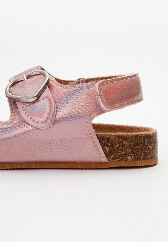 Сандалии Tikkago