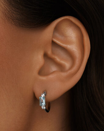 Серебряные серьги-кольца ЧИСТОТА с небесно-голубым топазом MIE женщинам