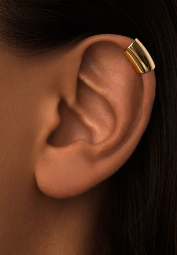 Вытянутый кафф с фианитом из серебра в покрытии желтое золото MIE