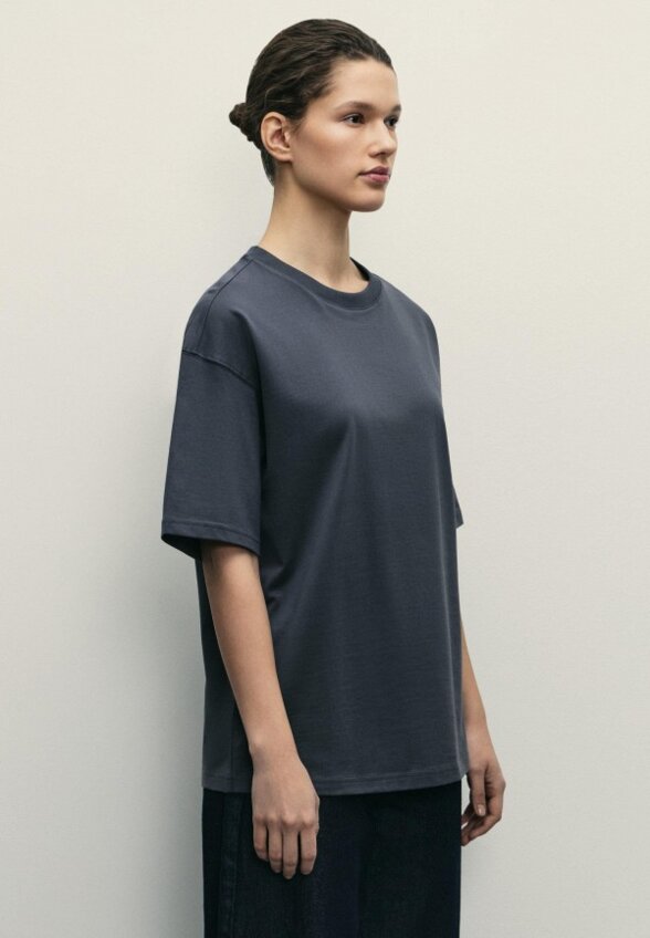 Футболка Zarina