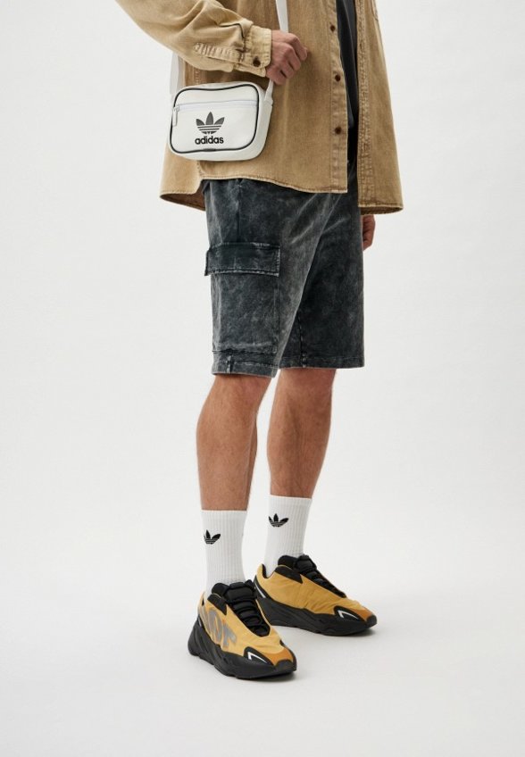 Кроссовки adidas YEEZY