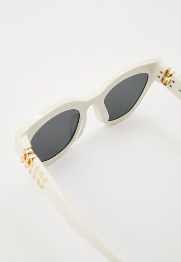 Очки солнцезащитные Miu Miu