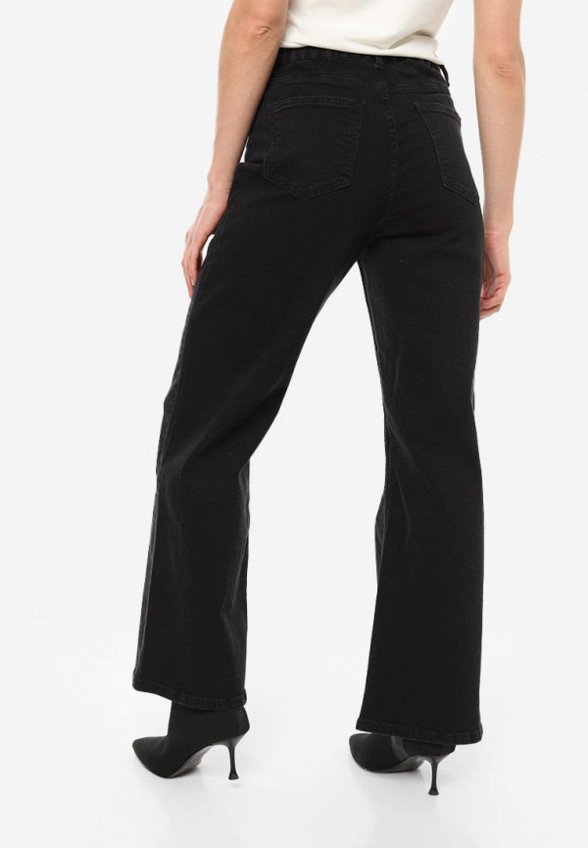 Джинсы Nominee