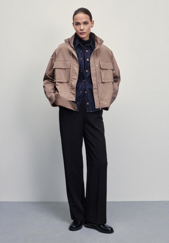 Ветровка Zarina