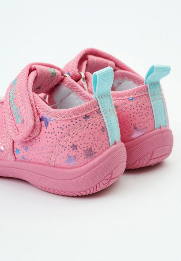 Сандалии Tikkago