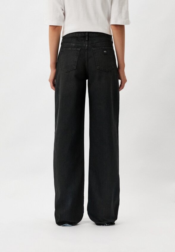 Джинсы Armani Exchange