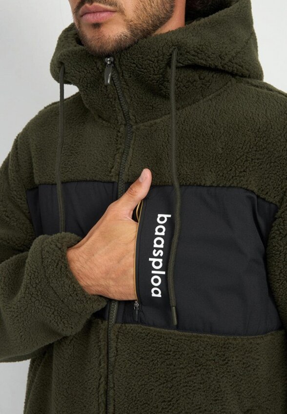 Ветровка Baasploa