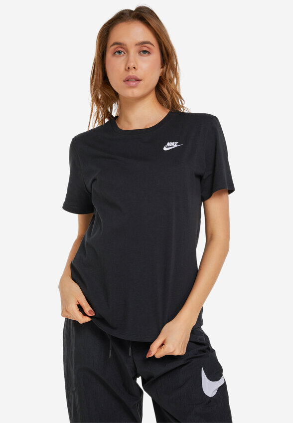 Футболка женская Nike Club Essentials, Черный