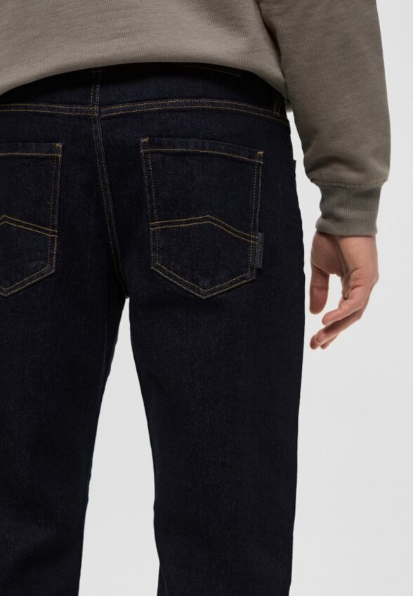 Джинсы Armani Exchange