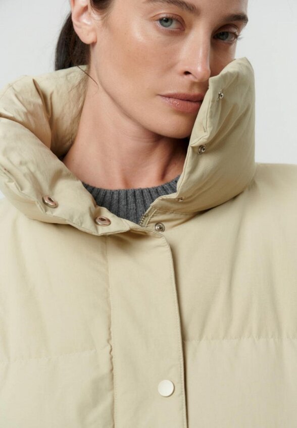 Пуховик Daisyknit