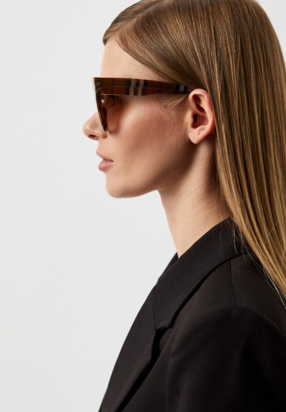 Очки солнцезащитные Burberry