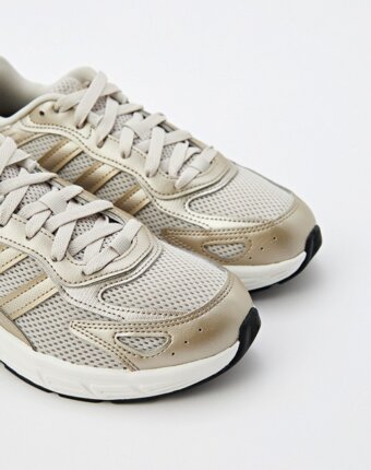 Кроссовки adidas женщинам