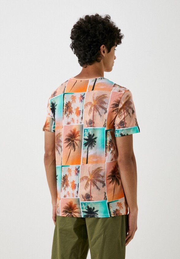 Футболка Colin's