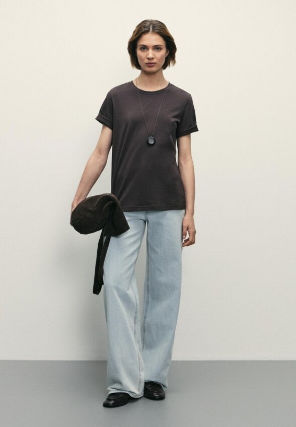 Футболка Zarina