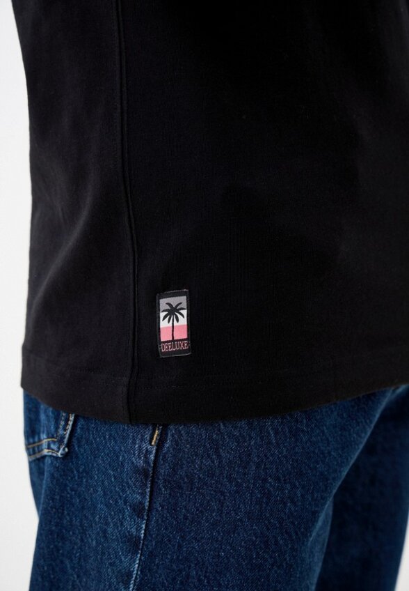 Футболка Deeluxe