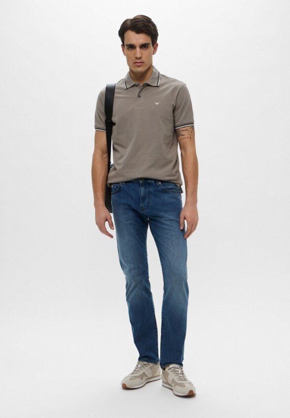 Джинсы Emporio Armani