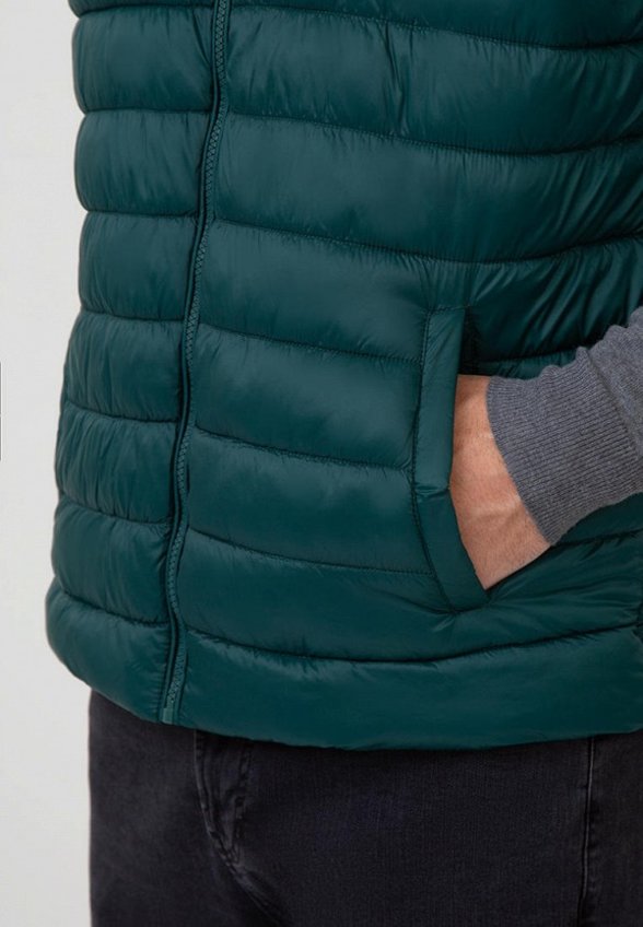 Жилет утепленный Baon