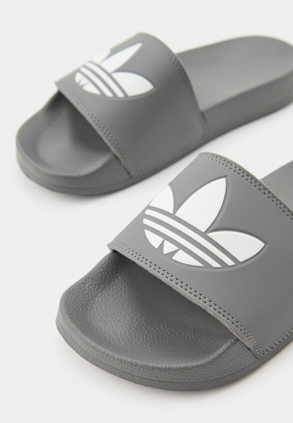 Сланцы adidas Originals