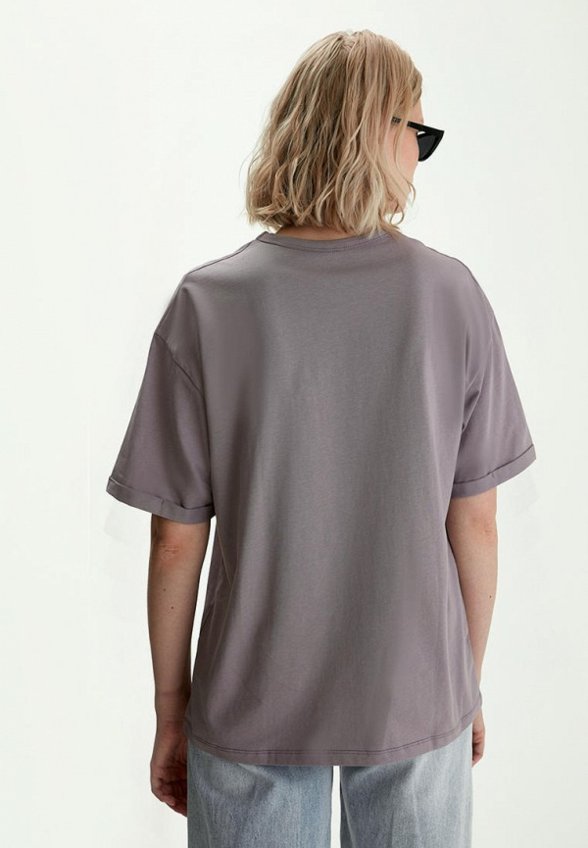 Футболка Bstatement